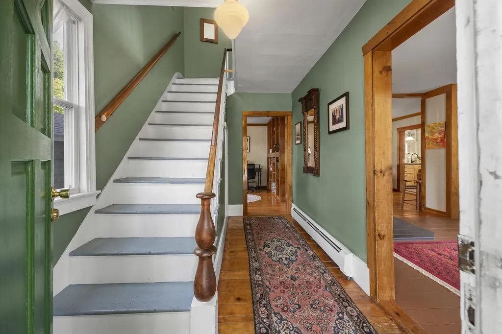 10 School Street Boothbay ME 04544