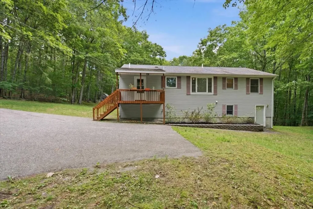 53 Butler Hill Road Minot ME 04258