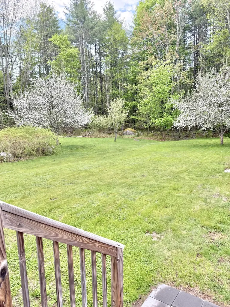 5 Boulder Avenue Paris ME 04281