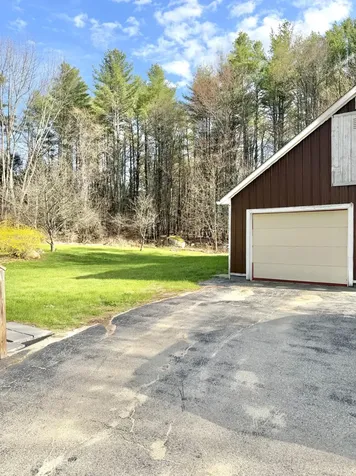 5 Boulder Avenue Paris ME 04281
