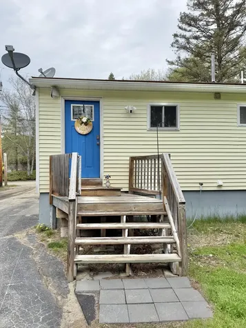 5 Boulder Avenue Paris ME 04281