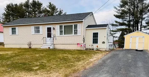12 Somerset Avenue Fairfield ME 04937