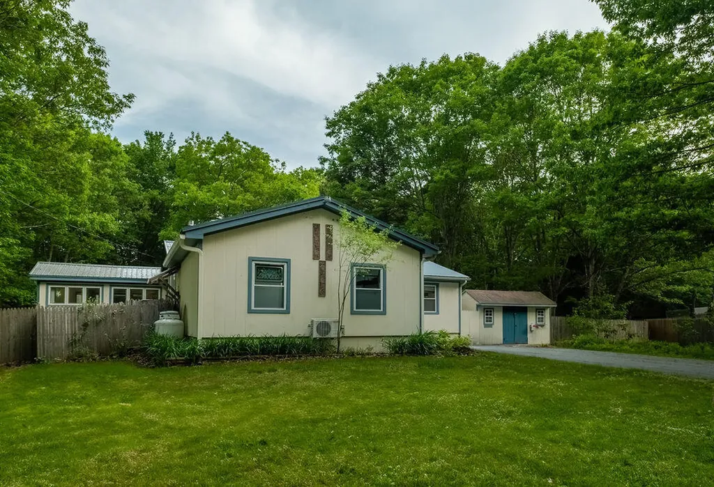 25 Range Road Brunswick ME 04011