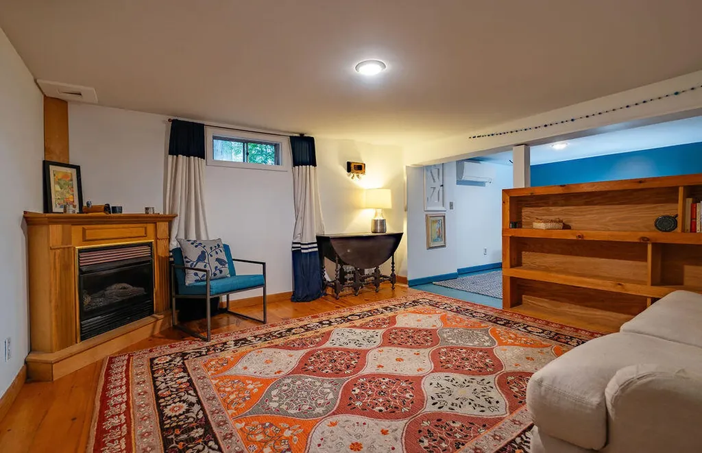 25 Range Road Brunswick ME 04011
