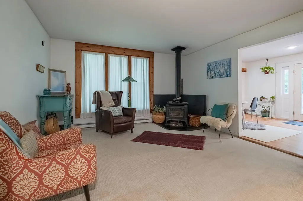 25 Range Road Brunswick ME 04011