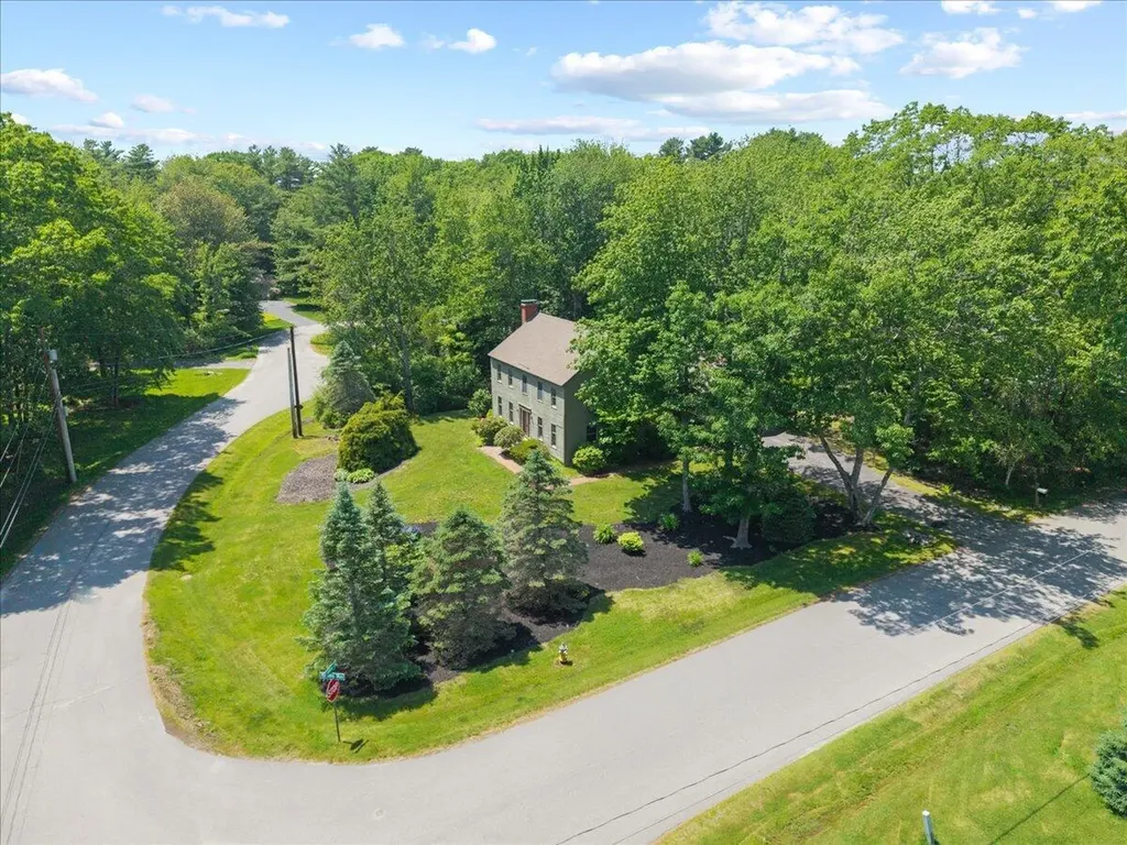5 Winding Way Scarborough ME 04074