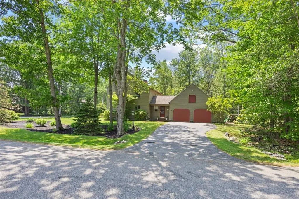 5 Winding Way Scarborough ME 04074