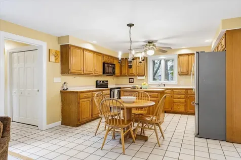 5 Winding Way Scarborough ME 04074
