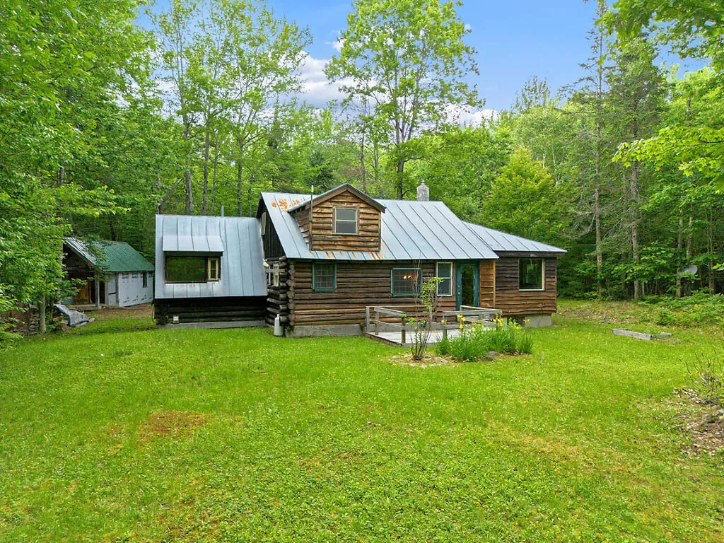 133 Glenn Harris Road New Sharon ME 04955