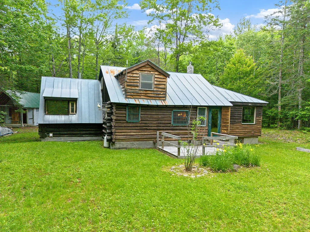 133 Glenn Harris Road New Sharon ME 04955