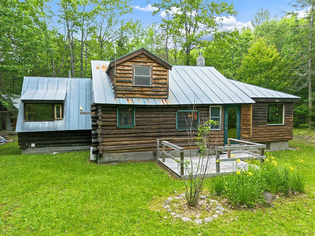 133 Glenn Harris Road New Sharon ME 04955