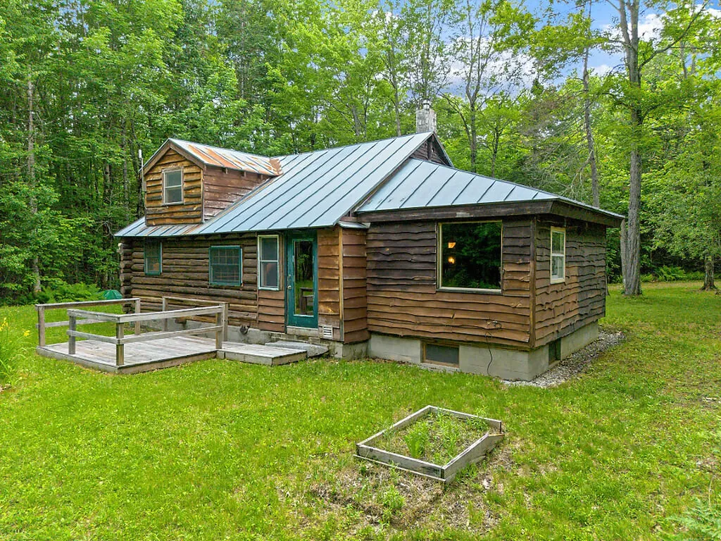 133 Glenn Harris Road New Sharon ME 04955