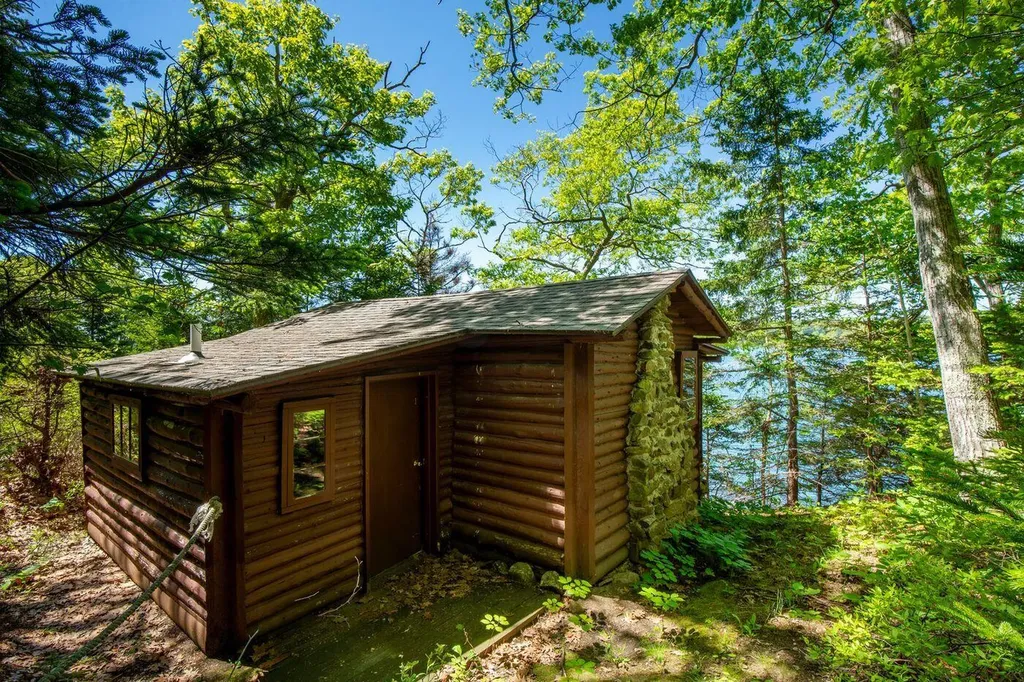 7 Loon Lane South Bristol ME 04568