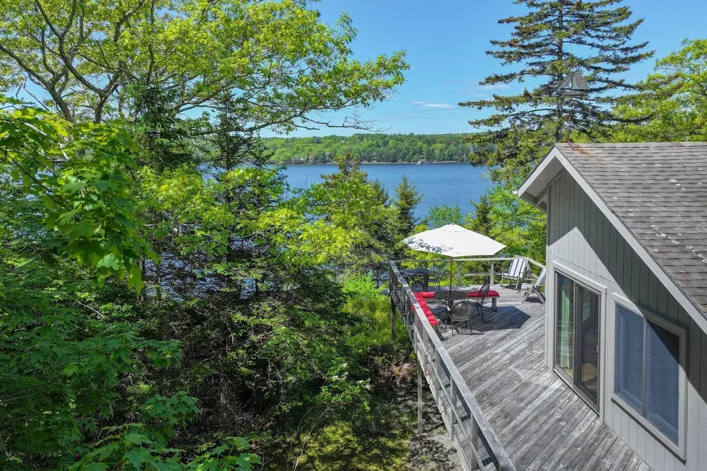 7 Loon Lane South Bristol ME 04568
