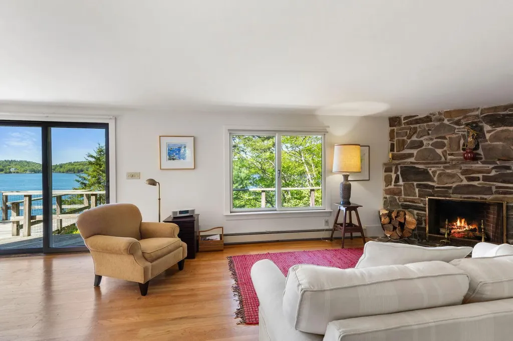 7 Loon Lane South Bristol ME 04568