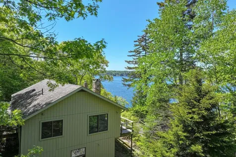 7 Loon Lane South Bristol ME 04568