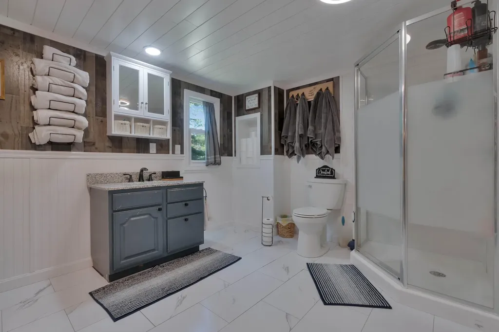 16 Coolidge Street Newfield ME 04095