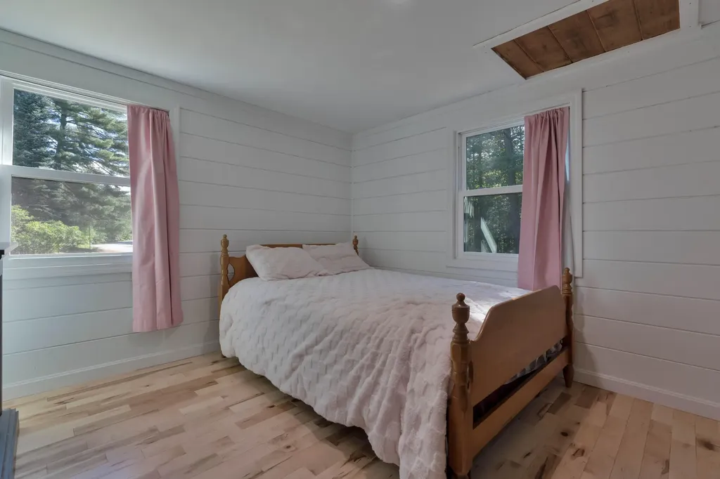 16 Coolidge Street Newfield ME 04095