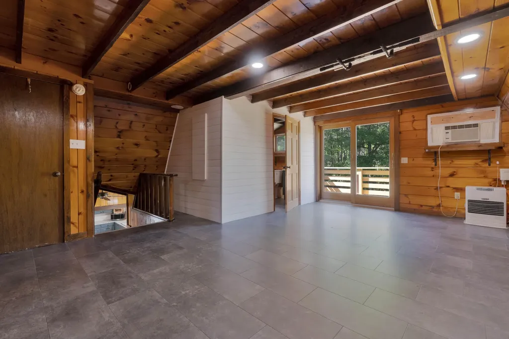 16 Coolidge Street Newfield ME 04095