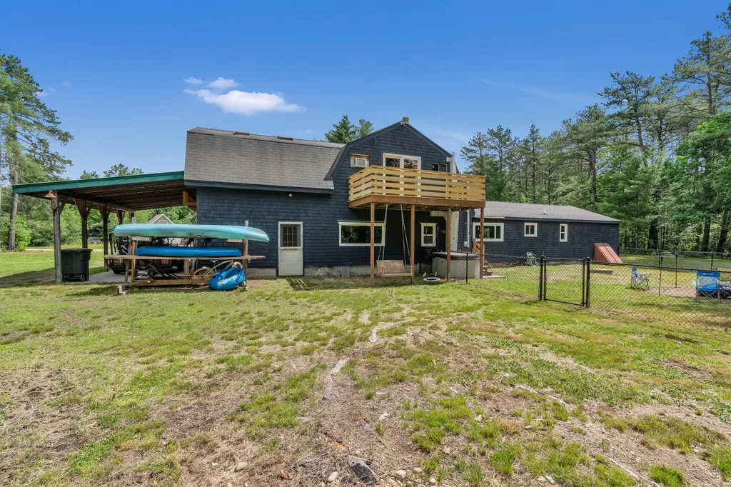 16 Coolidge Street Newfield ME 04095