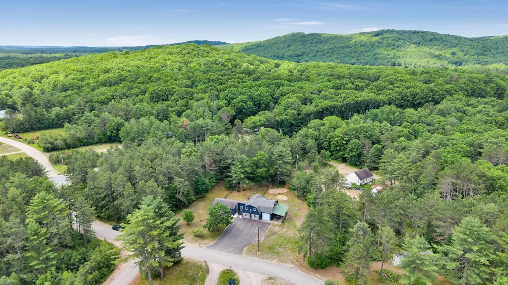 16 Coolidge Street Newfield ME 04095