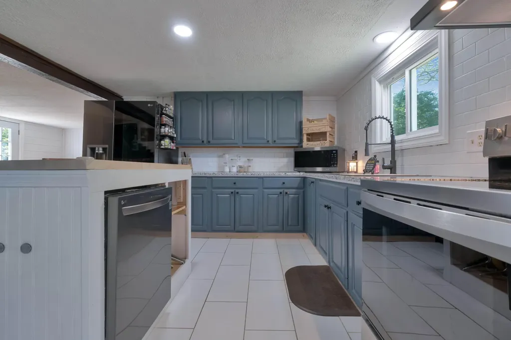16 Coolidge Street Newfield ME 04095