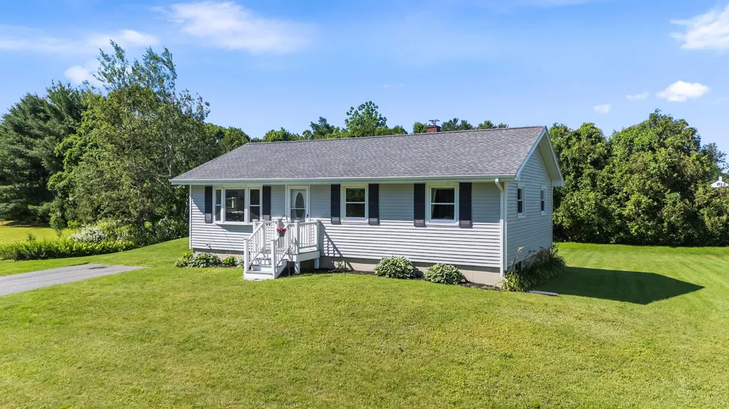 4 Queens Drive Scarborough ME 04074
