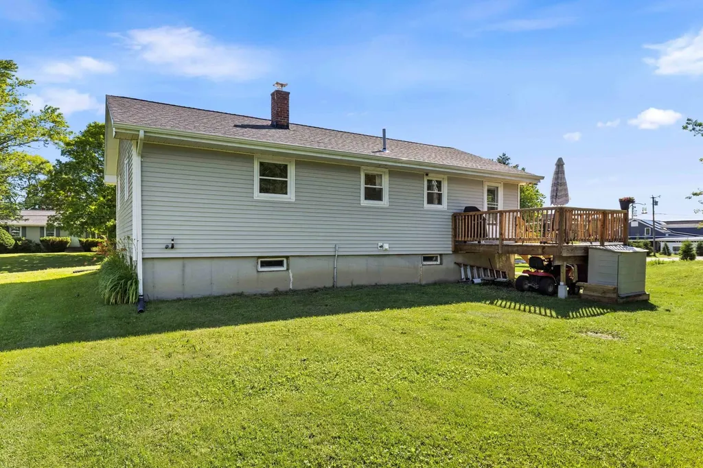 4 Queens Drive Scarborough ME 04074