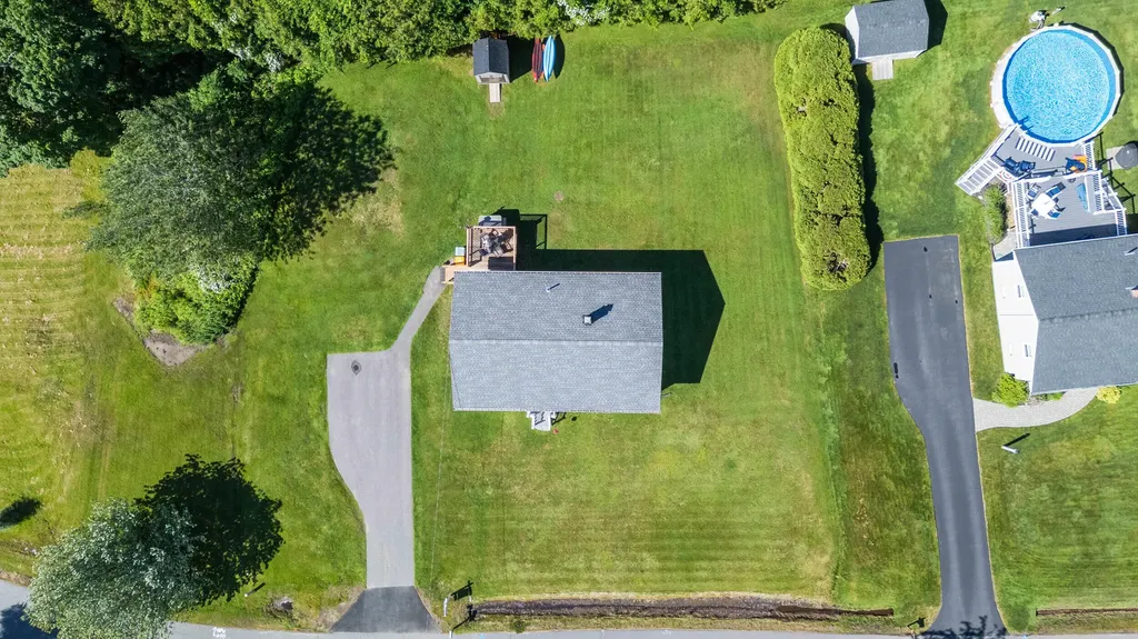 4 Queens Drive Scarborough ME 04074