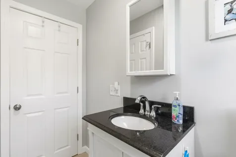4 Queens Drive Scarborough ME 04074