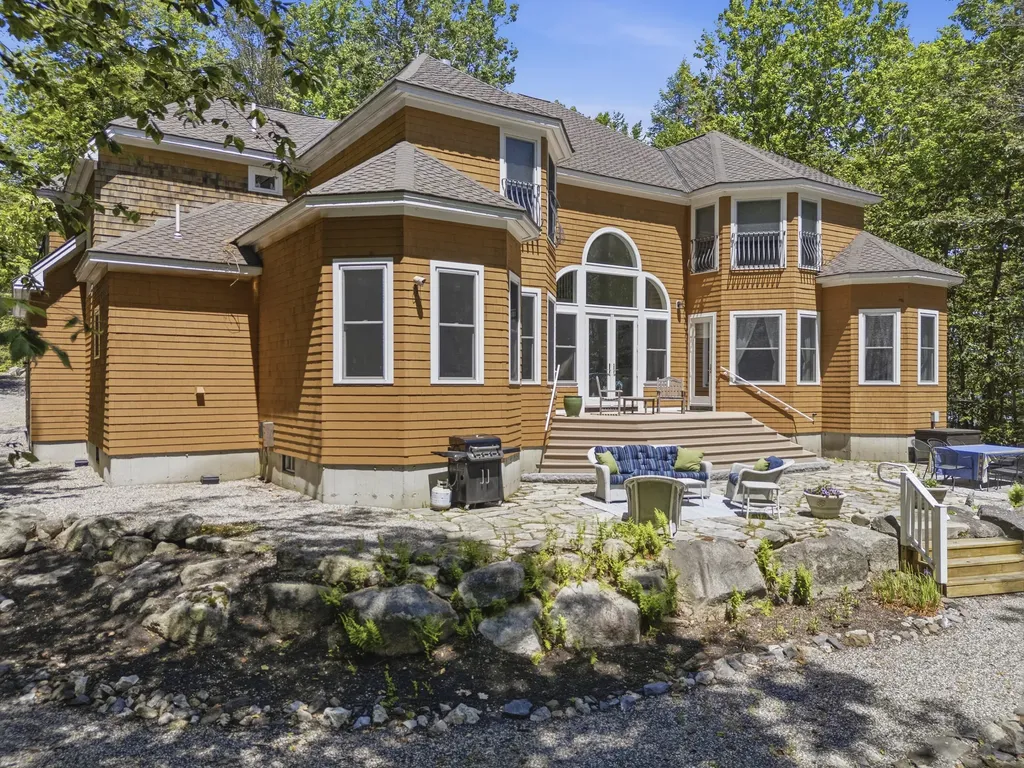 24 Emerald Point Drive Frye Island ME 04071