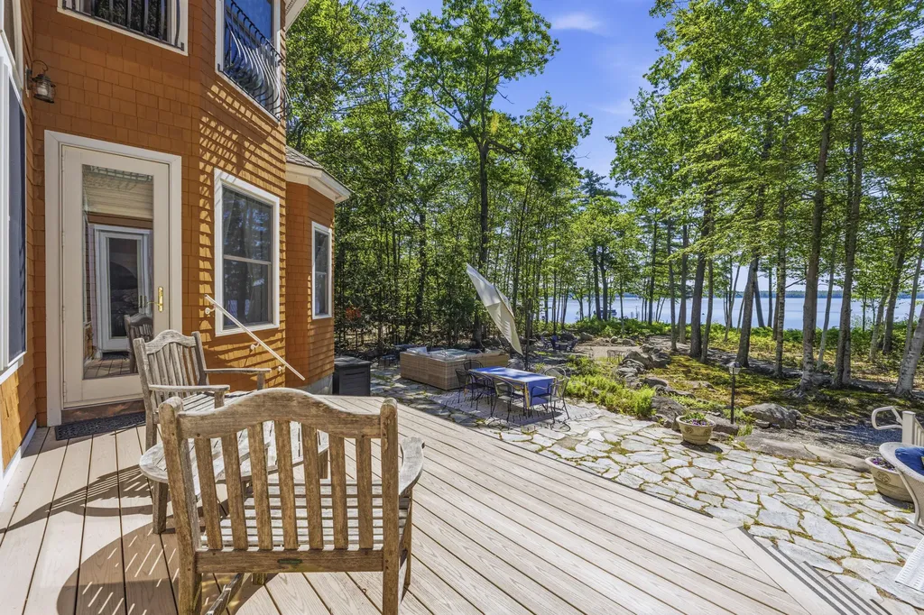 24 Emerald Point Drive Frye Island ME 04071