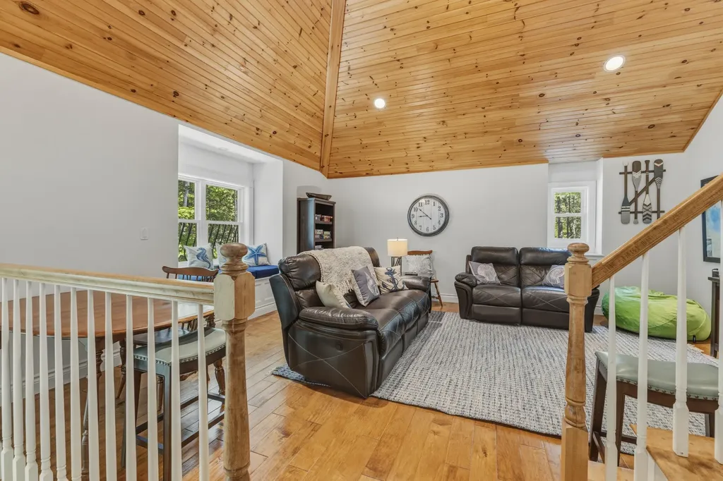 24 Emerald Point Drive Frye Island ME 04071