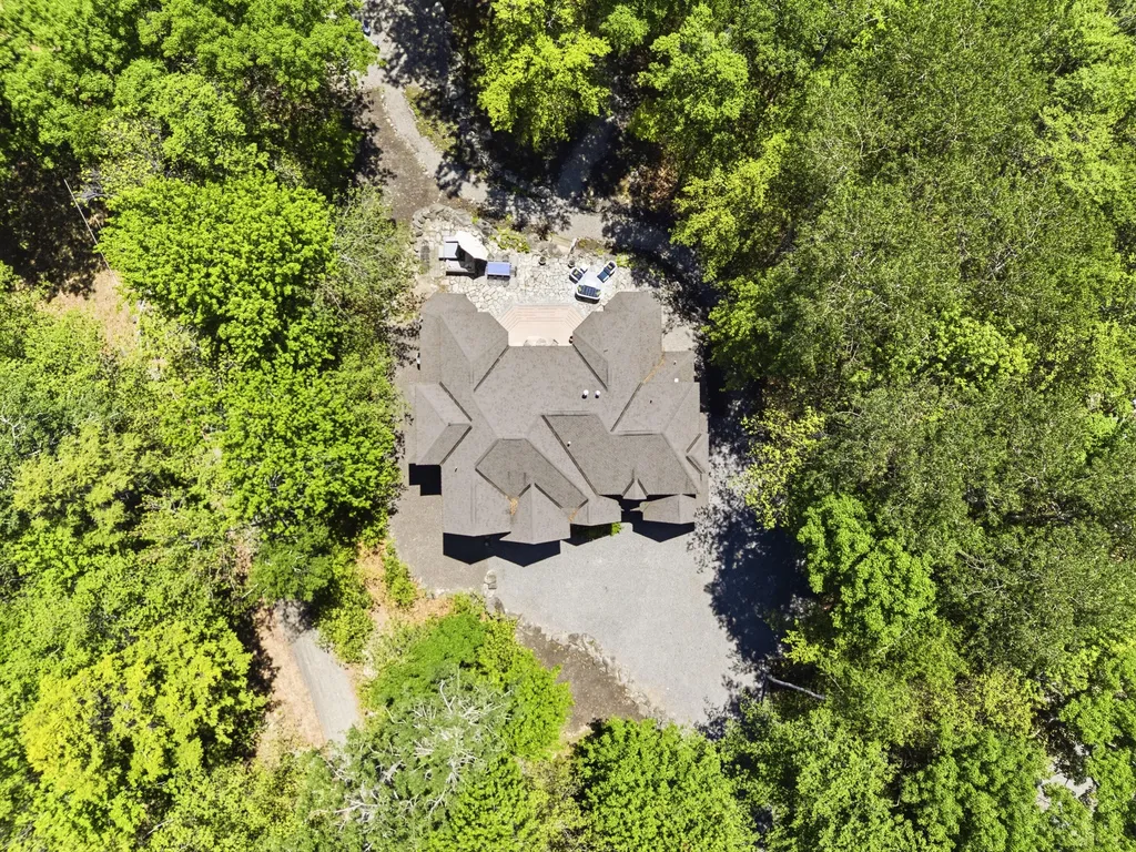 24 Emerald Point Drive Frye Island ME 04071