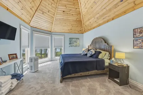 24 Emerald Point Drive Frye Island ME 04071