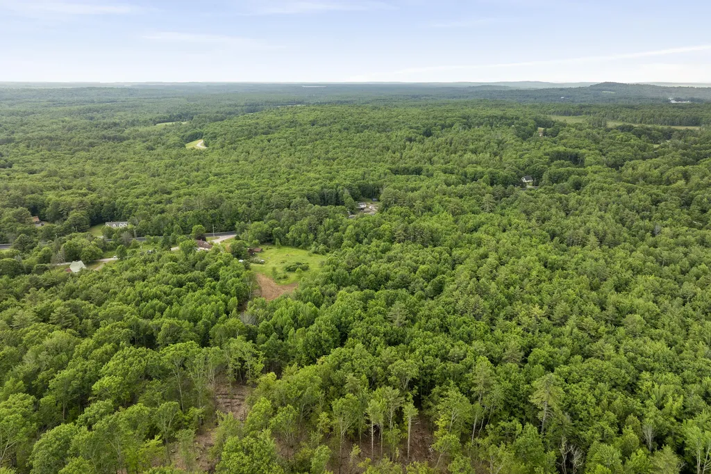 4 Taylor Loop Limington ME 04049