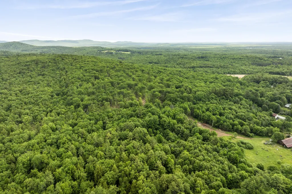 4 Taylor Loop Limington ME 04049