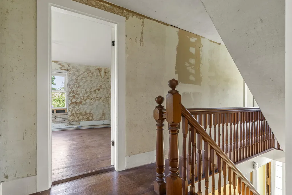 4 Taylor Loop Limington ME 04049