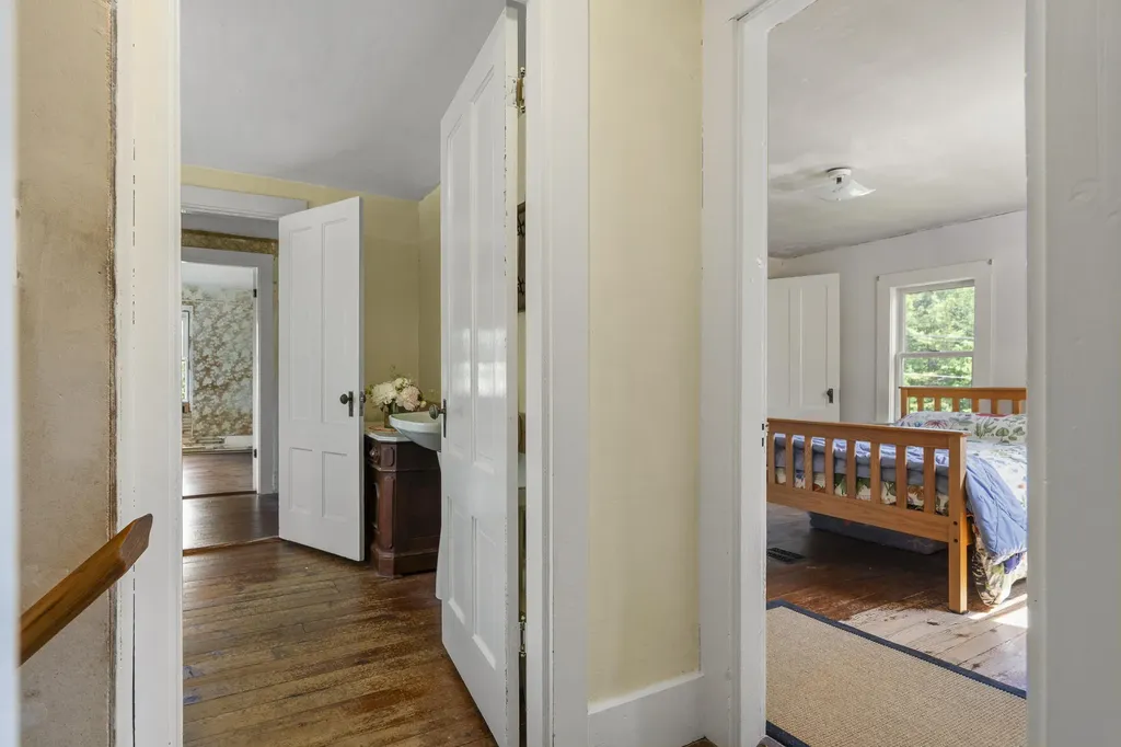 4 Taylor Loop Limington ME 04049