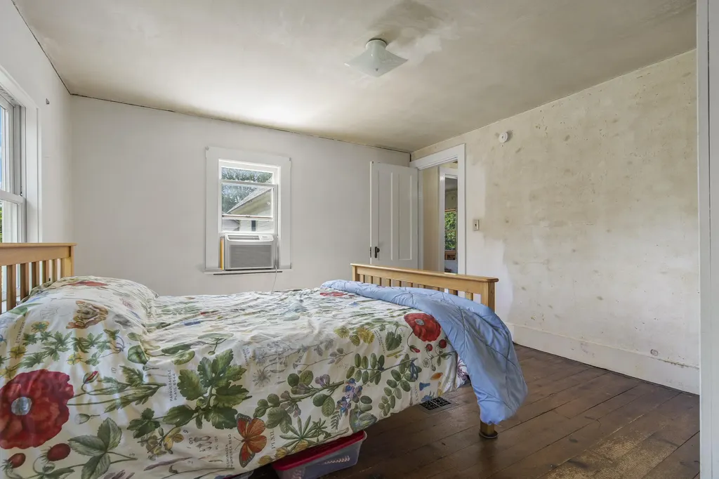 4 Taylor Loop Limington ME 04049