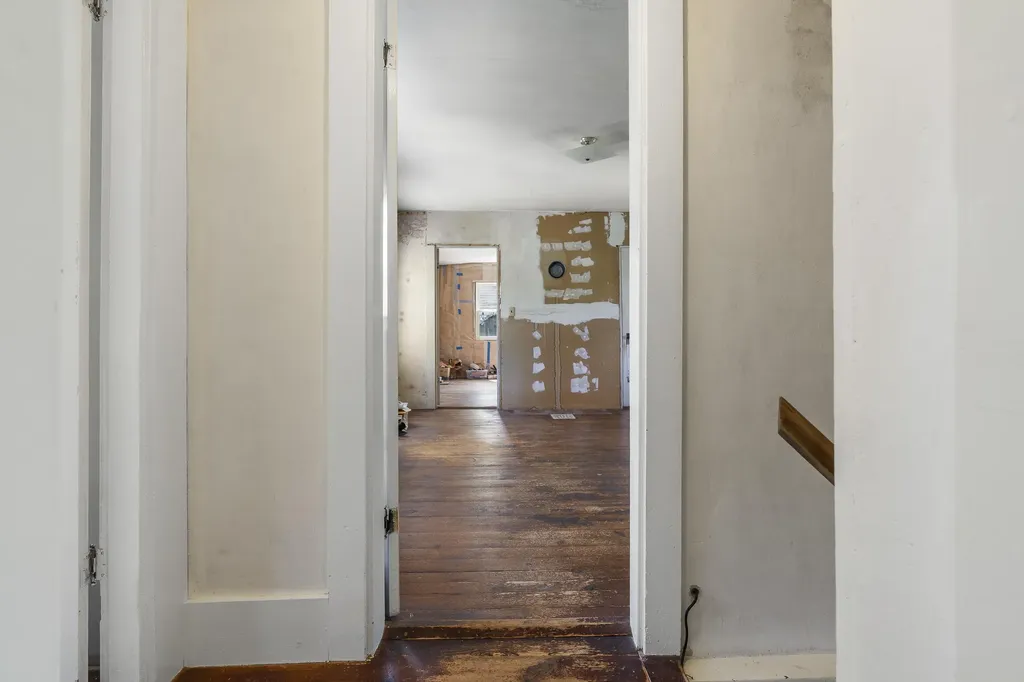 4 Taylor Loop Limington ME 04049