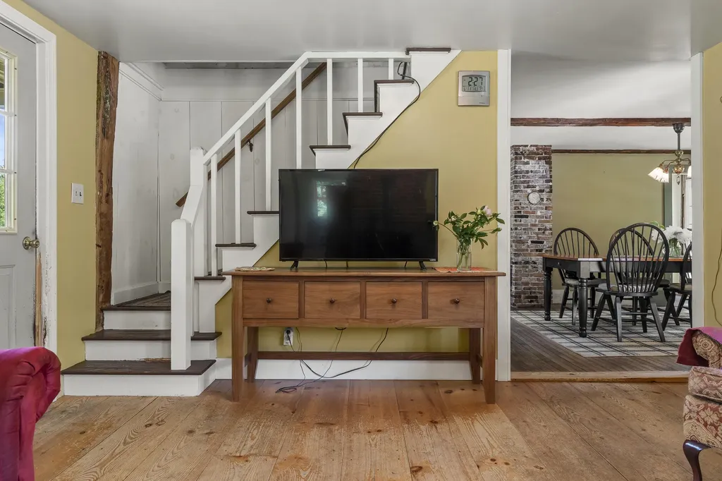 4 Taylor Loop Limington ME 04049