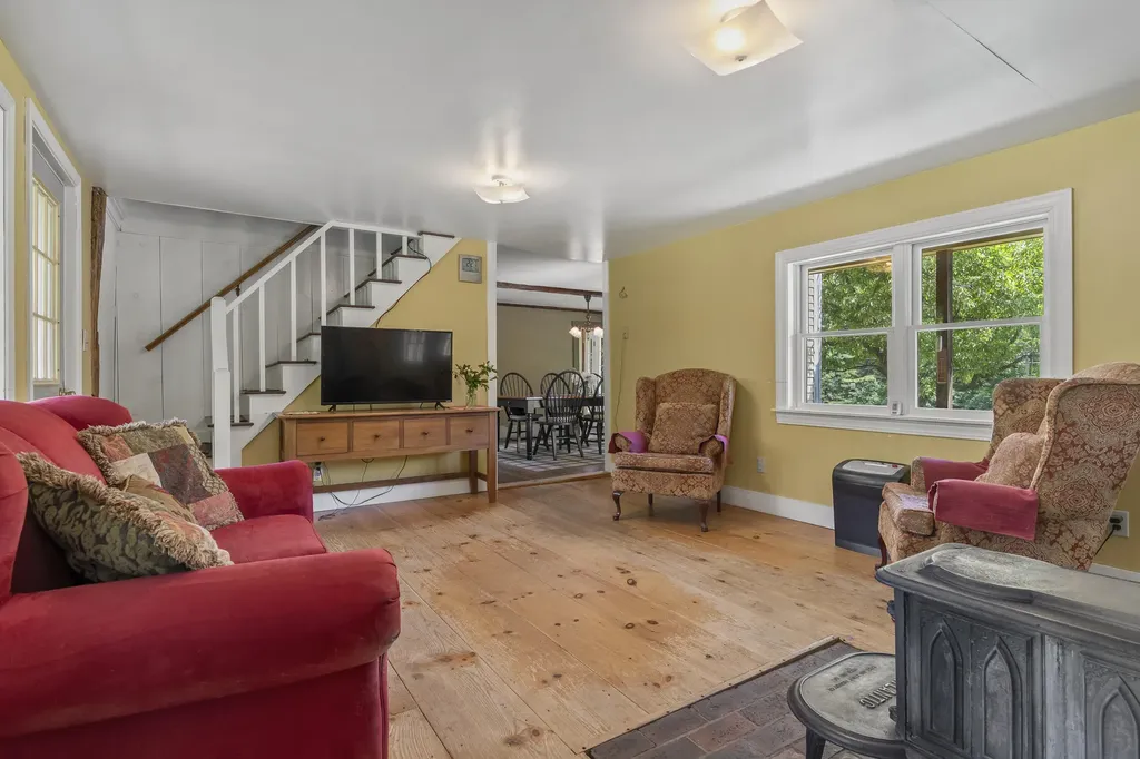 4 Taylor Loop Limington ME 04049