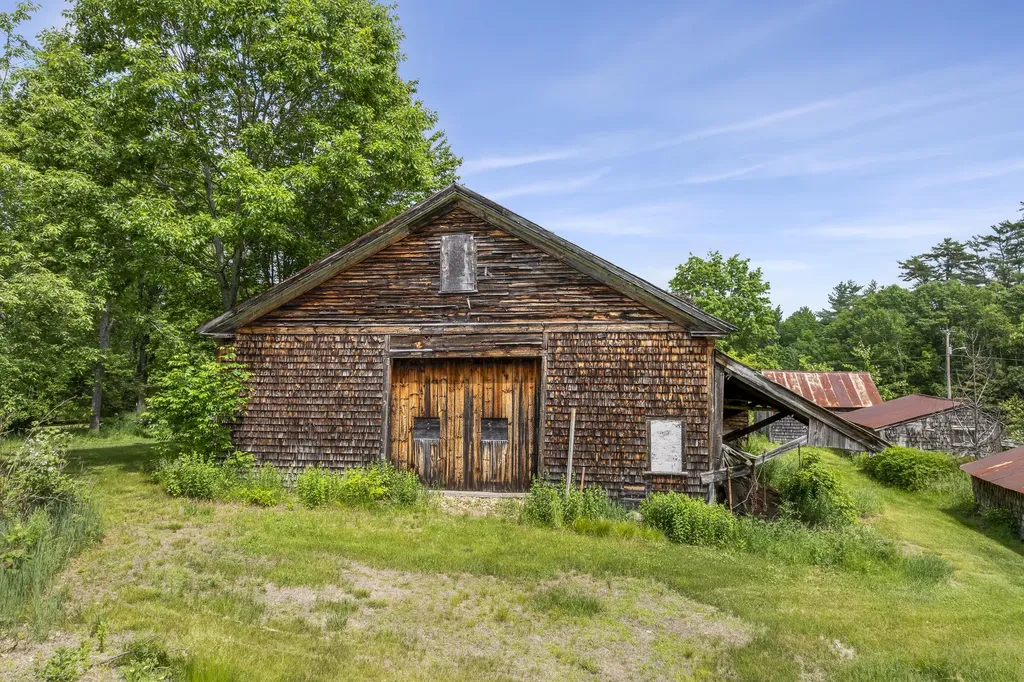 4 Taylor Loop Limington ME 04049
