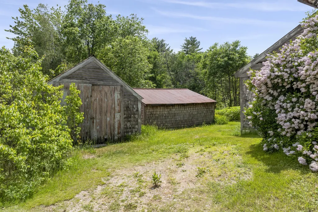4 Taylor Loop Limington ME 04049