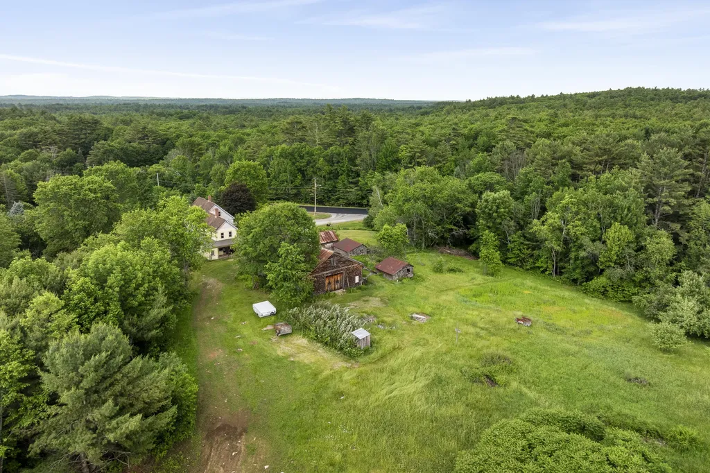 4 Taylor Loop Limington ME 04049