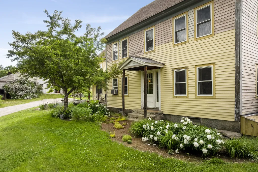 4 Taylor Loop Limington ME 04049