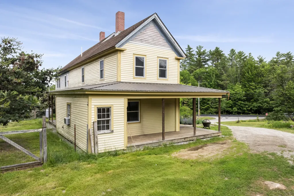 4 Taylor Loop Limington ME 04049