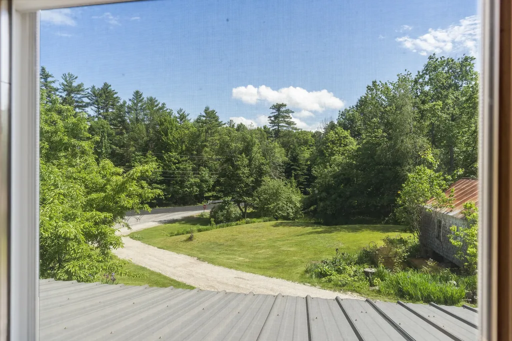 4 Taylor Loop Limington ME 04049