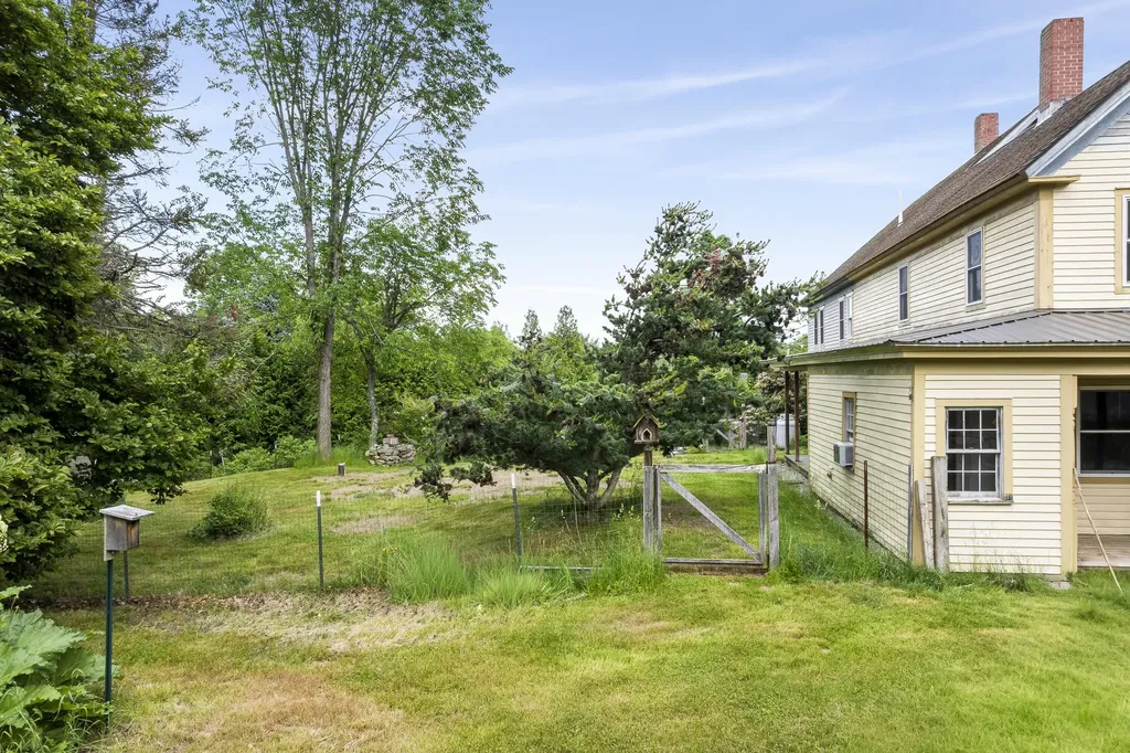 4 Taylor Loop Limington ME 04049